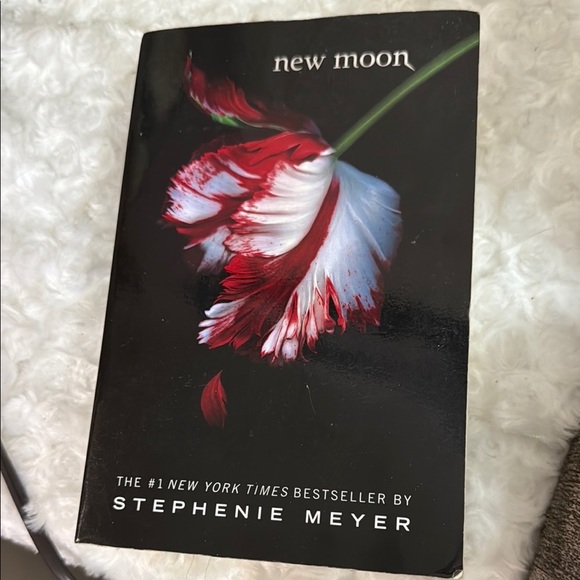 Twilight New Moon book Stephenie Meyer - Picture 1 of 1